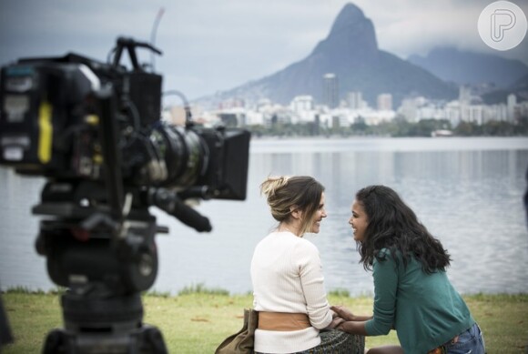 Deborah Secco gravou as primeiras cenas de 'Malhação - Pro Dia Nascer Feliz' com Aline Dias