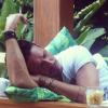 Irmã de João Vicente de Castro, Ana de Souza Moraes publicou, no Instagram, uma foto do publicitário na qual ele aparece um pouco cabisbaixo, com um copo de bebida à frente e cigarro nas mãos, nesta quarta-feira, 26 de dezembro de 2012