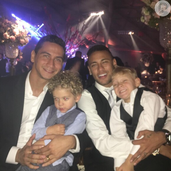 Neymar é um pai participativo e revelou que já trocou fraldas do filho, Davi Lucca