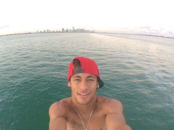 Neymar afirmou que gostaria de ter cursado faculdade de administração