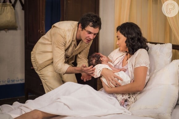 Na novela 'Êta Mundo Bom!', Sandra (Flávia Alessandra) vai raptar o bebê de Candinho (Sergio Guizé)no dia do casamento do caipira com Filomena (Débora Nascimento)