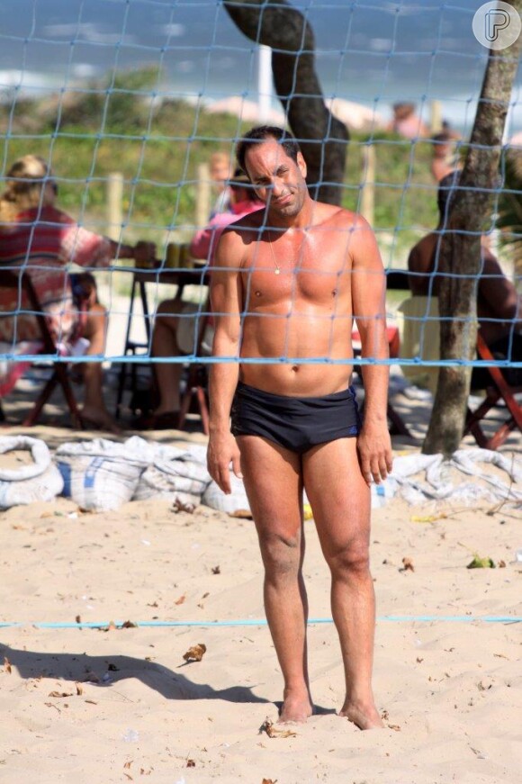 Edmundo curtiu a praia da Barra da Tijuca neste feriado, em 15 de novembro de 2013