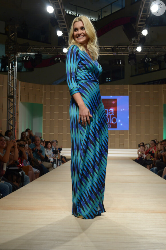 Flávia Alessandra desfilou no Mega Polo Fashion Week nesta segunda-feira, dia 25 de julho de 2016