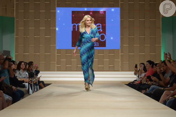 Flávia Alessandra desfilou no Mega Polo Fashion Week nesta segunda-feira, dia 25 de julho de 2016
