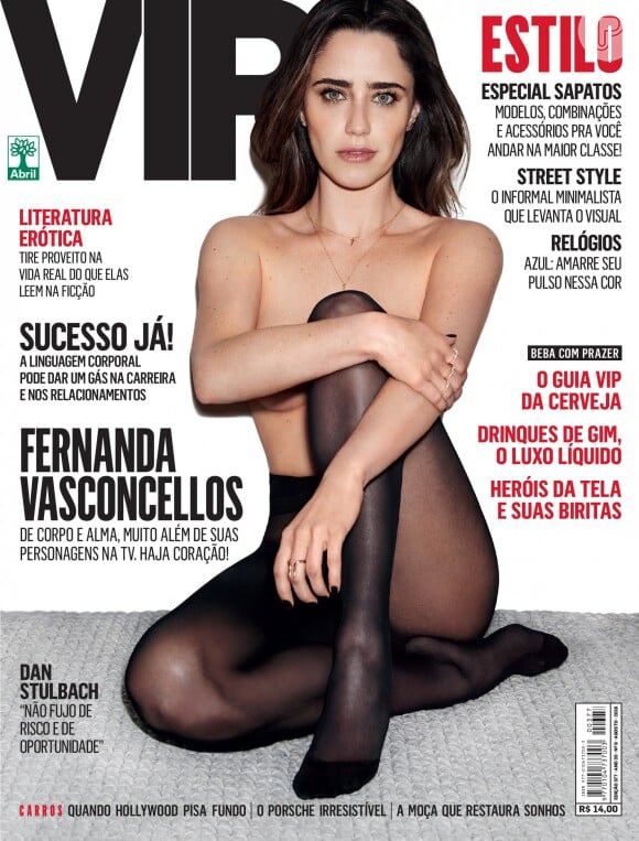 Com o corpo mais sequinho, saindo do manequim 38 para o 34 , Fernanda Vasconcellos é capa da edição de agosto da revista 'VIP', na qual aparece de topless e exibe a boa forma