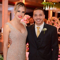 Wesley Safadão e mulher, Thyane Dantas, se casam em cerimônia discreta no Civil