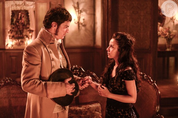 Fim de 'Liberdade, Liberdade': Rubião (Mateus Solano) dá surra em Rosa/ Joaquina (Andreia Horta) e faz roleta-russa com arma: 'Destino decidirá'