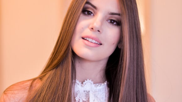 Camila Queiroz comenta parceria misteriosa com Luan Santana e afirma: 'Sou fã'