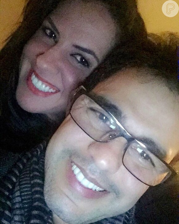 Irmão de Zezé Di Camargo elogia namorada do cantor: 'Cuida dele como ninguém'