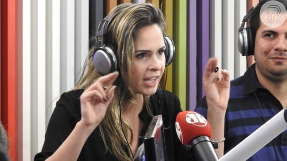 Ana Paula Renault participou do programa 'Pânico', da rádio Jovem Pan, nesta sexta-feira, 29 de julho de 2016