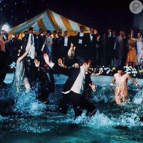 No final da festa de aniversário de Fábio Azevedo, os convidados se jogaram na piscina