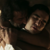 'Casal mais lindo', diz fã após nova cena de amor de André (Caio Blat) e Tolentino (Ricardo Pereira) em 'Liberdade, Liberdade'
