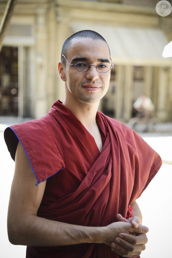Sonan (Caio Blat) é um monge budista, em 'Joia Rara'