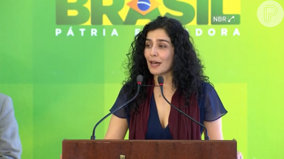 Leticia Sabatella sempre se posicionou contra o impeachment da presidente Dilma Rousseff, apesar de fazer oposição ao governo