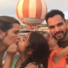 Luciano e a mulher, Flávia Camargo, estão em Orlando curtindo férias com as filhas, as gêmeas Isabella e Helena