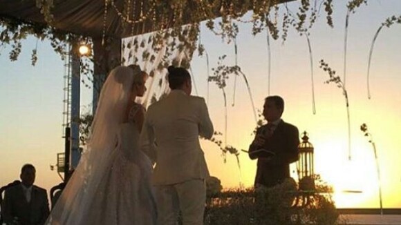 Wesley Safadão e Thyane Dantas se casam sob o pôr do sol no Ceará. Fotos!
