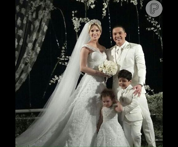 Vestido de noiva de Thyane Dantas está avaliado em R$ 72 mil: '58 mil cristais'