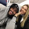Gusttavo Lima embarcou para os Estados Unidos ao lado da mulher, Andressa Suita, e compartilhou o momento com os fãs nas redes sociais