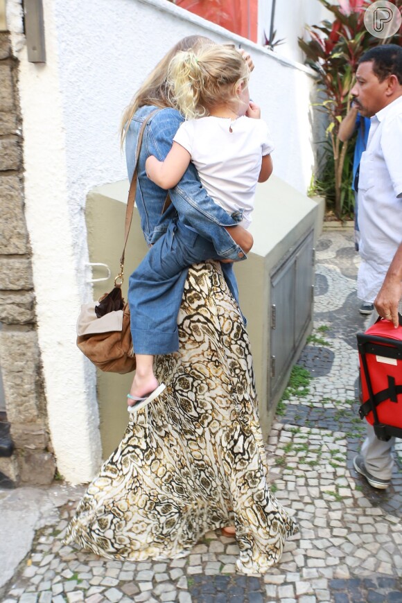 Gisele Bündchen tem passeado pelo Rio de Janeiro com os filhos, onde está para marcar presença na festa de abertura da Olimpíada nesta sexta-feira, 05 de agosto de 2016