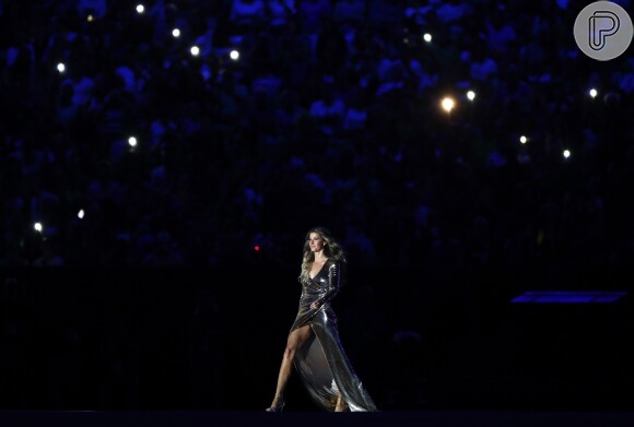 Gisele Bündchen usa vestido de estilista brasileiro em cerimônia de abertura das Olimpíadas Rio 2016, nesta sexta-feira, 5 de agosto de 2016