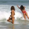 Alessandra Ambrósio curtiu a praia de Ipanema, na Zona Sul do Rio, neste sábado, 6 de agosto de 2016