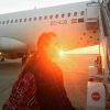 Letícia publicou em seu Instagram uma foto embarcando no avião rumo à Espanha