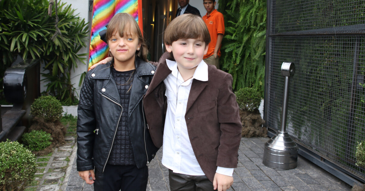 Faustão reencontra a exmulher no aniversário luxuoso da filha