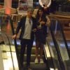 Otaviano Costa e Giulia Costa foram juntos ao cinema no shopping Village Mall