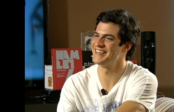 Mateus Solano foi entrevistado pelo 'Fantástico' no domingo, 24 de novembro de 2013. O ator contou que chorou ao ver a cena em que seu personagem, Félix, é desmascarado