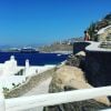 Juliana Paes fotografa o marido em hotel em Santorini, na Grécia
