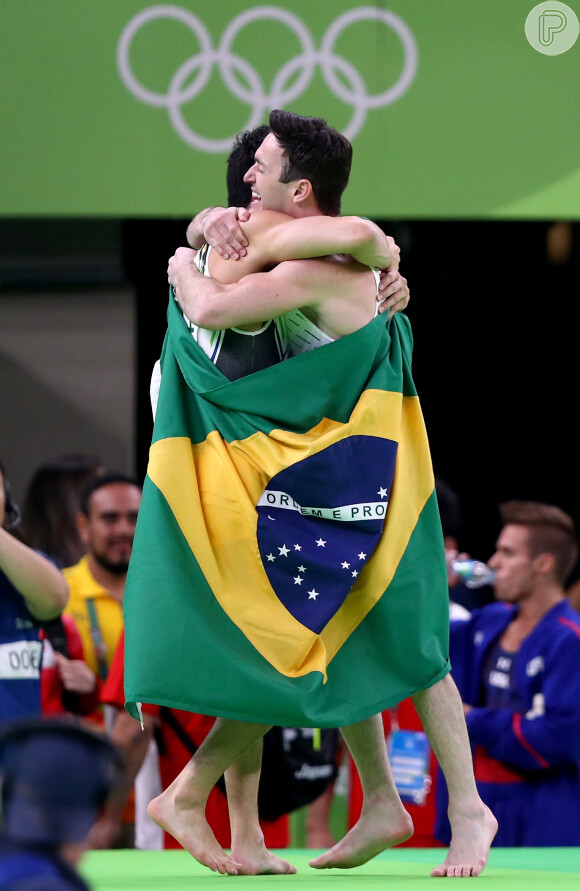 Olimpíada Rio 2016: Diego Hypólito e Arthur Nory comemoram dobradinha brasileira no solo