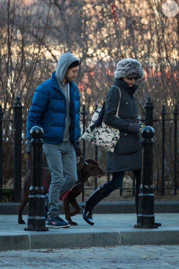 Anne Hathaway e o marido enfrentaram um frio de 2 graus