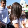 Michael Phelps, a mulher, Nicole Johnson, e o filho do casal, Boomer, de 3 meses, participaram de uma gravação na Praia do Leme