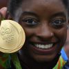 Simone Biles parabenizou Arthur Nory por ele ter conquistado uma medalha de bronze na Olimpíada Rio 2016