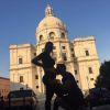 Mico Freitas beijou a barriguinha de Kelly Key em frente o Panteão Nacional, ponto turístico de Portugal