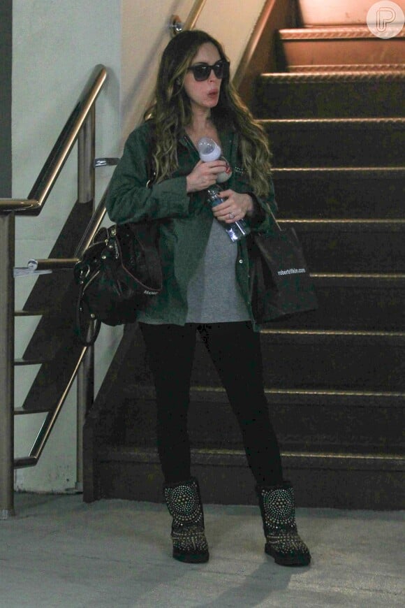 Megan Fox está grávida de sete meses do marido, Brian Austin Green