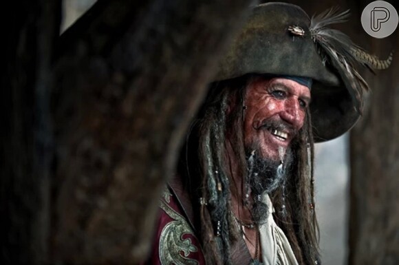 Keith Richards vive o personagem Capitão Teague na franquia 'Piratas do Caribe'