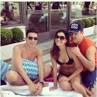 Mariana Rios curte último dia do ano em piscina de hotel com o noivo, Di Ferrero