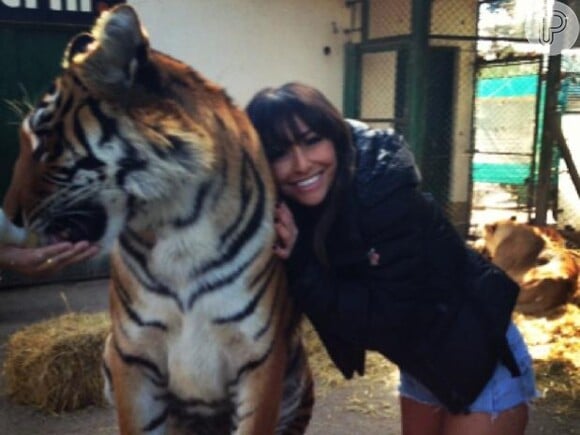 Sabrina Sato já ficou lado a lado com leões, tigres e outros animais selvagens no 'Pânico na TV', da Rede TV!