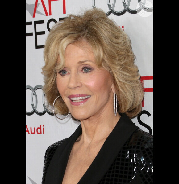 Jane Fonda tem incríveis 75 anos; a atriz que também ficou famosa por exibir vídeos em que aparecia fazendo exercícios físicos, tem muito o que comemorar; permanece bela com sete décadas na bagagem