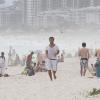 Cauã Reymond curtiu o dia nublado desse domingo, 15 de dezembro de 2013, no Rio de Janeiro correndo na praia da Barra da Tijuca, Zona Oeste da cidade