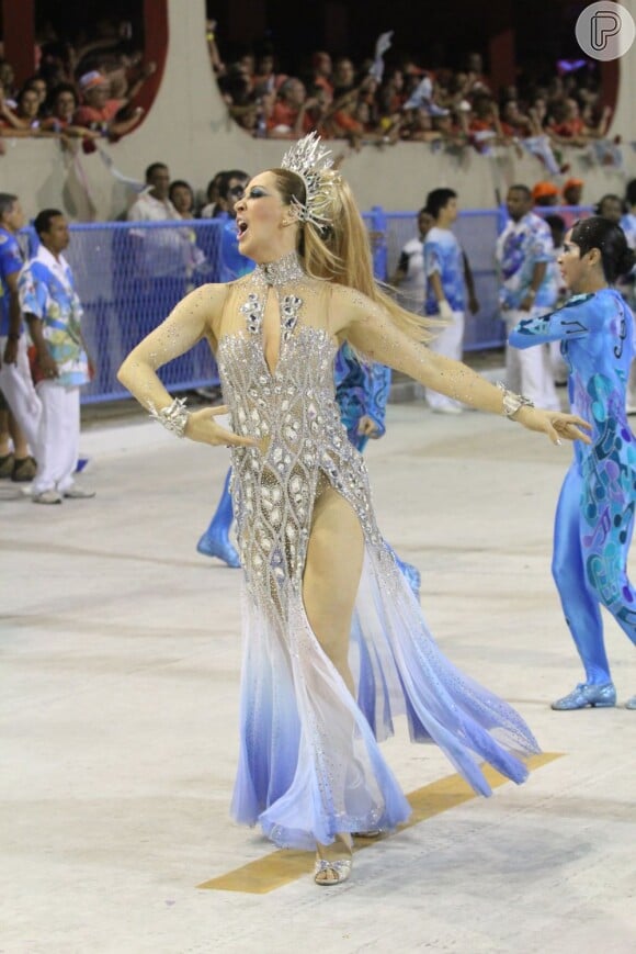 Depois de desfilar por mais de 20 anos pela azul e branco de Nilópolis, Claudia Raia tornou-se a madrinha da Beija-Flor no carnaval do Rio de 2013