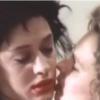 Versátil, a atriz apareceu em cenas íntimas contracenando com Louise Cardoso no filme 'Matou a família e foi ao cinema'