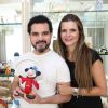Luciano Camargo revelou onde pretende renovar os votos de casamento com a mulher, Flávia Fonseca: 'Na Disney'