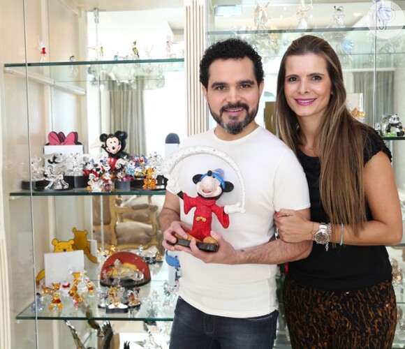 Luciano Camargo revelou onde pretende renovar os votos de casamento com a mulher, Flávia Fonseca: 'Na Disney'