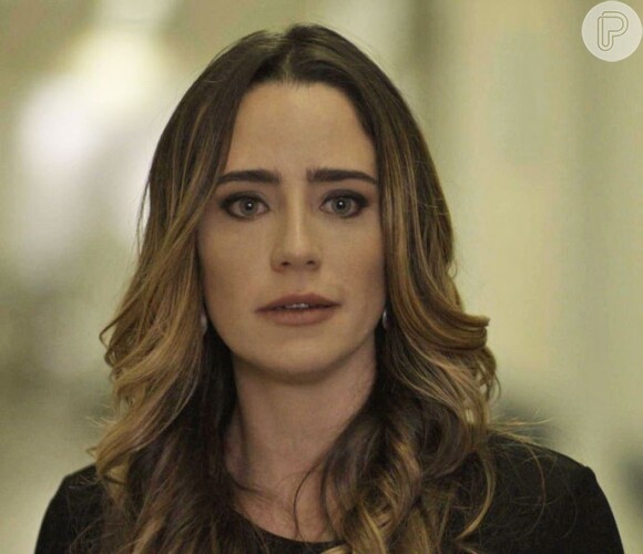 No cativeiro, Bruna (Fernanda Vasconcellos) ameaça matar Giovanni (Jayme Matarazzo), na novela 'Haja Coração'