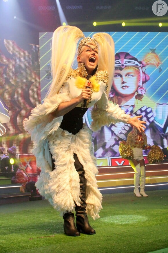Xuxa cantou vários hits da carreira e reviveu a época de apresentadora infantil
