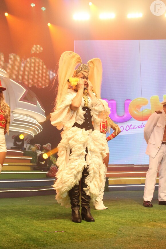 Xuxa não conteve a emoção durante o show 'Xuchá'
