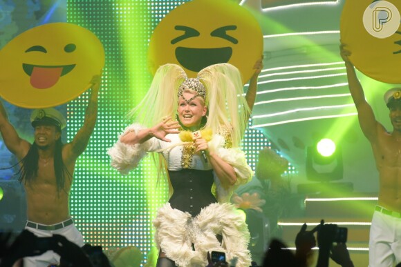 Xuxa relembrou seus sucessos durante o show 'Xuchá'