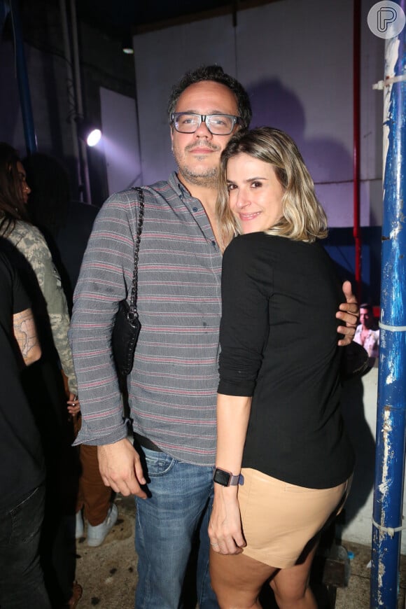 Danton Mello e a mulher, Sheila Ramos, também foram ao 'Baile da Favorita'